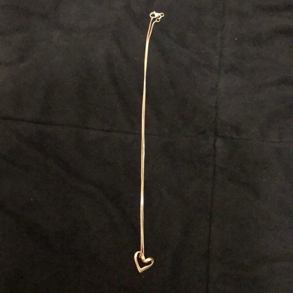 Silver Heart Nexklace - Picture 2 of 2